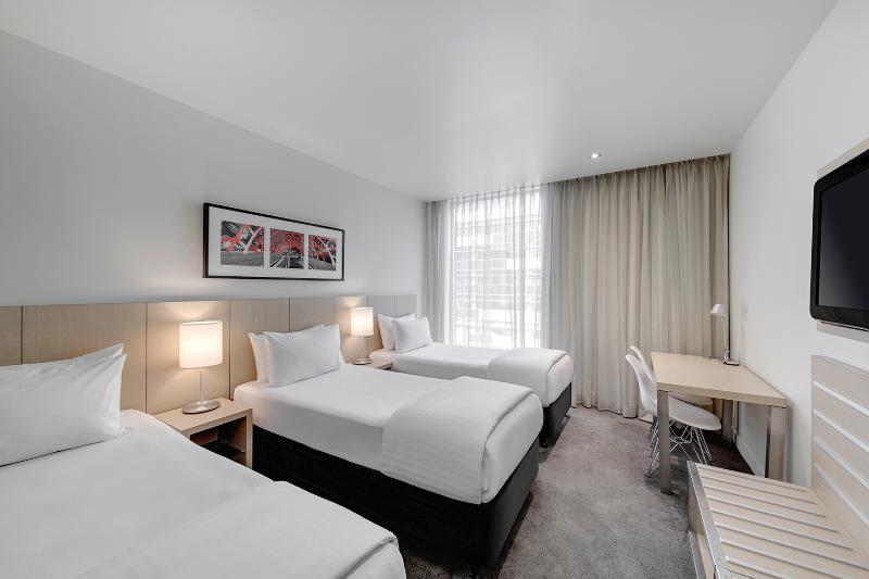 Travelodge Hotel Sydney Airport Exterior foto Standard room at the Hilton London Paddington